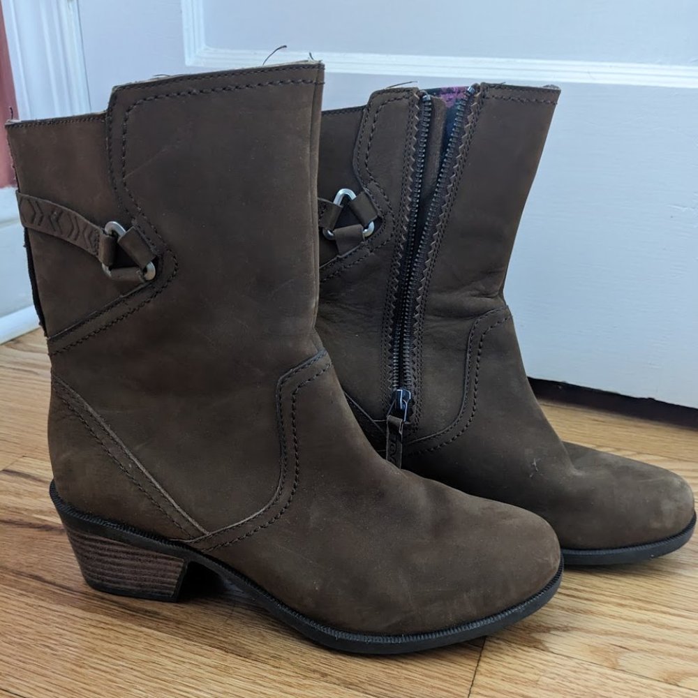 Teva Foxy Mid-Calf Brown Leather Boots - Like New - Size 8.5